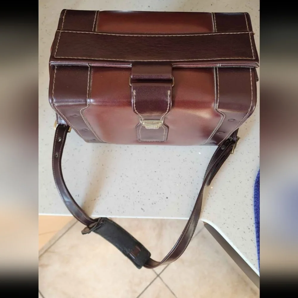 Vintage Diamond Genuine Brown Leather Camera Bag in Like New Condition - Picture 2 of 12